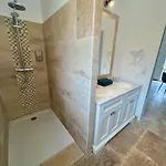 Апартаменты Le Clos De L'oliveraie - De Charme Avec Piscine Proche D'uzes