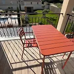 Апартаменты Le Clos De L'oliveraie - De Charme Avec Piscine Proche D'uzes *
