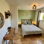 Le Clos De L'oliveraie - De Charme Avec Piscine Proche D'uzes Апартаменты