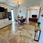 Апартаменты Le Clos De L'oliveraie - De Charme Avec Piscine Proche D'uzes