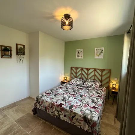 Appartamento Le Clos De L'oliveraie - De Charme Avec Piscine Proche D'uzès