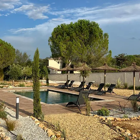 شقة Le Clos De L'oliveraie - De Charme Avec Piscine Proche D'uzes *