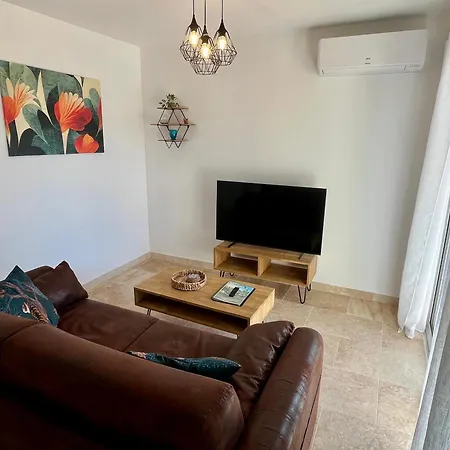 Le Clos De L'oliveraie - De Charme Avec Piscine Proche D'uzes Apartmán