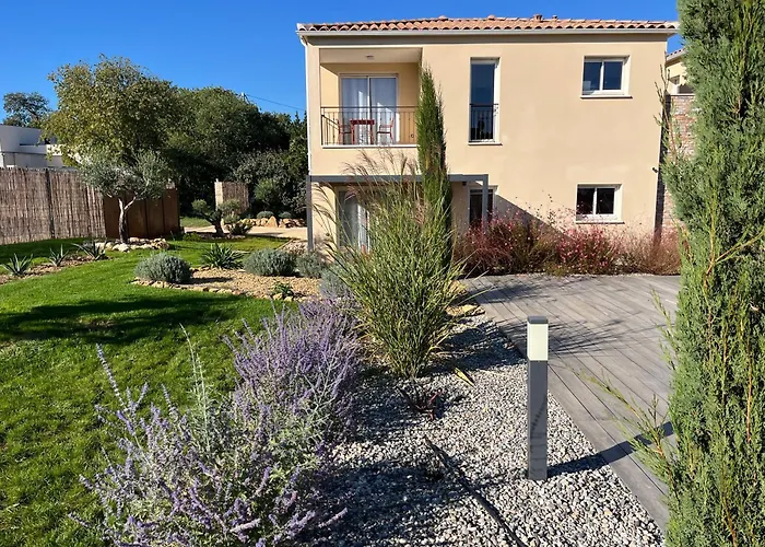 Le Clos De L'oliveraie - De Charme Avec Piscine Proche D'uzes Διαμέρισμα